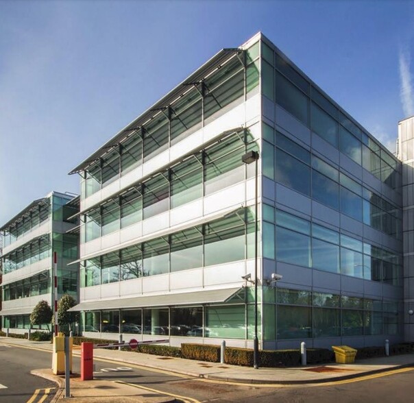 Buckingham Gate, Gatwick for lease - Building Photo - Image 1 of 7