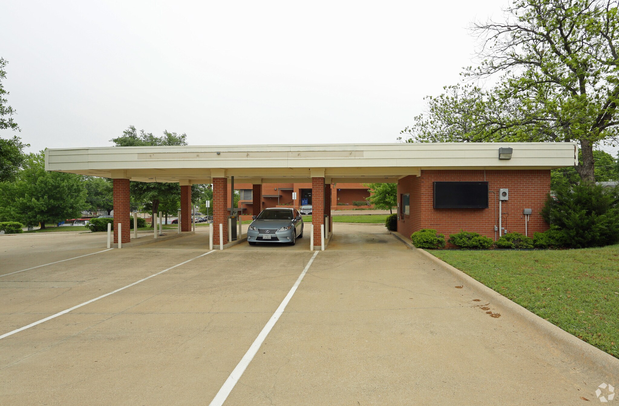 200 E Border St, Arlington, TX for sale Primary Photo- Image 1 of 1