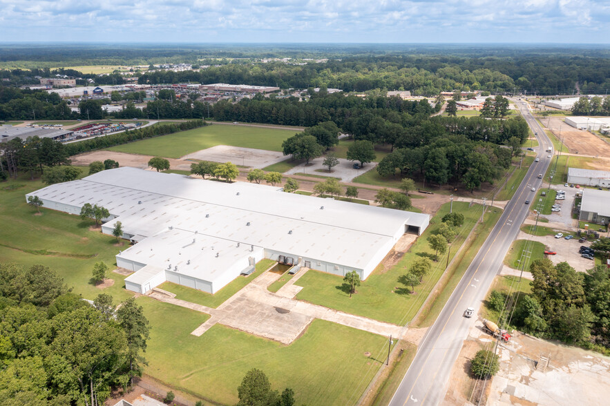 212 Industrial Park Rd, Starkville, MS for lease - Building Photo - Image 1 of 7