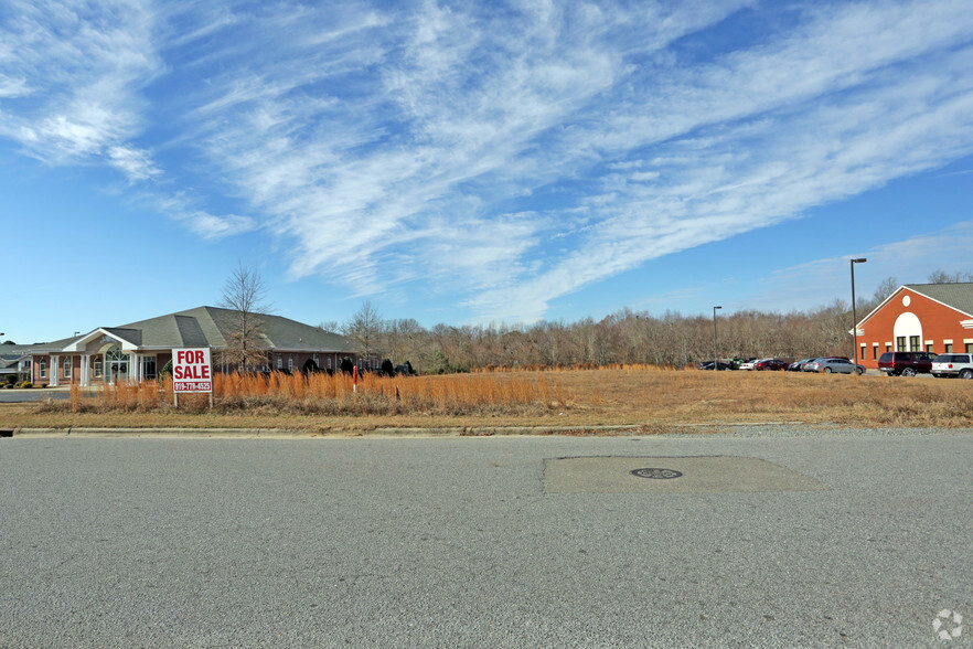 2605 Hospital Rd, Goldsboro, NC for sale - Primary Photo - Image 1 of 1