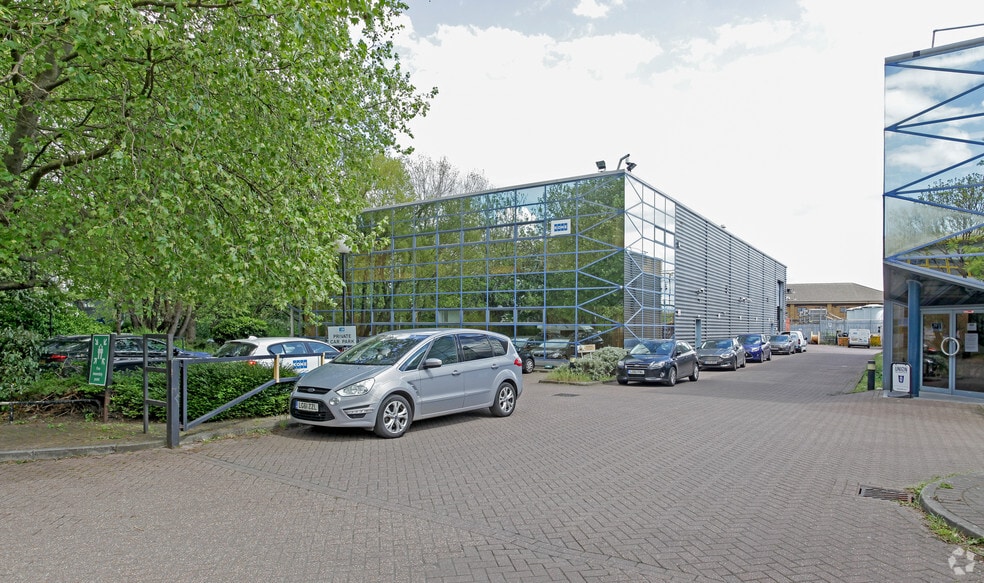 7A South Cres, London for sale - Primary Photo - Image 1 of 1