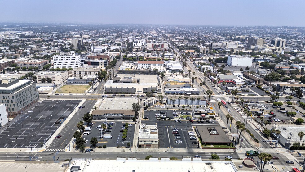 225 E 6th St, Long Beach, CA for lease - Building Photo - Image 2 of 11