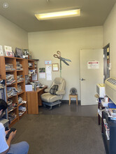 460 W Larch Rd, Tracy, CA for lease Interior Photo- Image 2 of 4