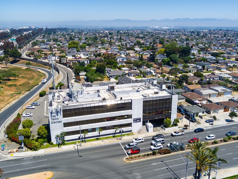 5155 W Rosecrans Ave, Hawthorne, CA for sale - Building Photo - Image 2 of 46