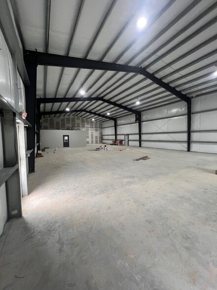 1723 Grove Point, Savannah, GA for lease - Building Photo - Image 2 of 4