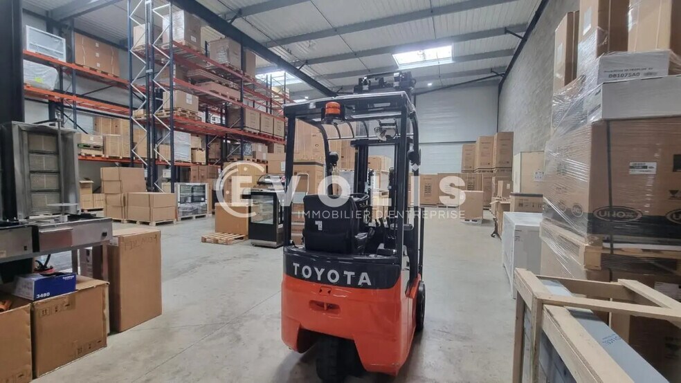 Flex in Bailly-Romainvilliers for lease - Interior Photo - Image 2 of 7