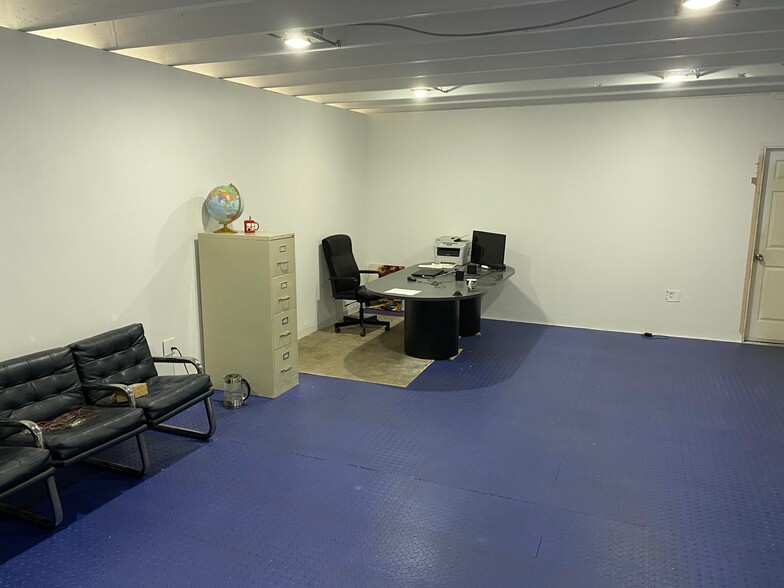 2106 Mayo St, Hollywood, FL for lease - Building Photo - Image 3 of 5