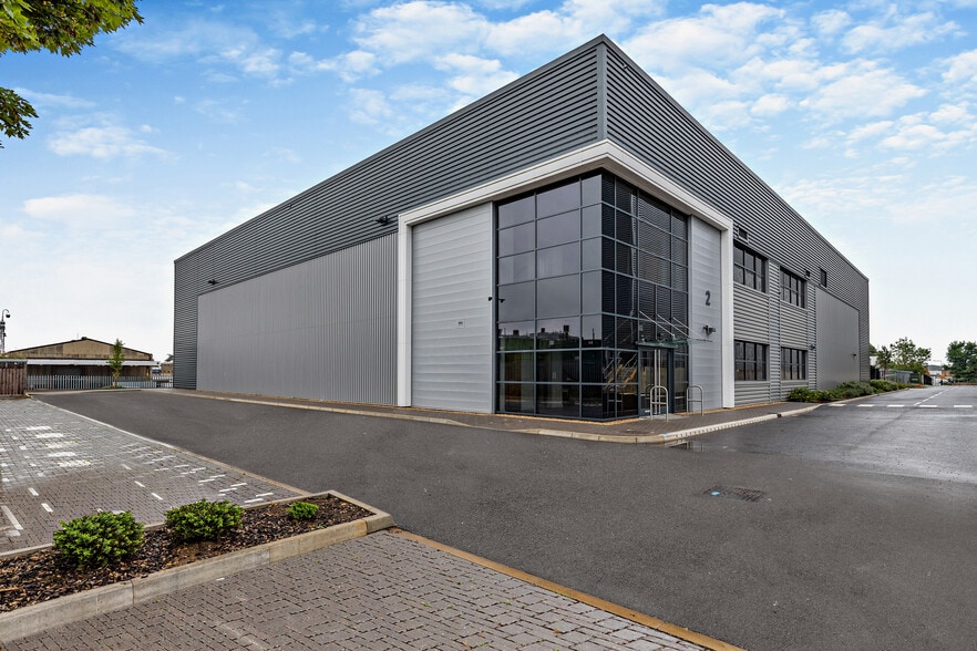 M21 Third Av, Milton Keynes for lease - Building Photo - Image 2 of 14