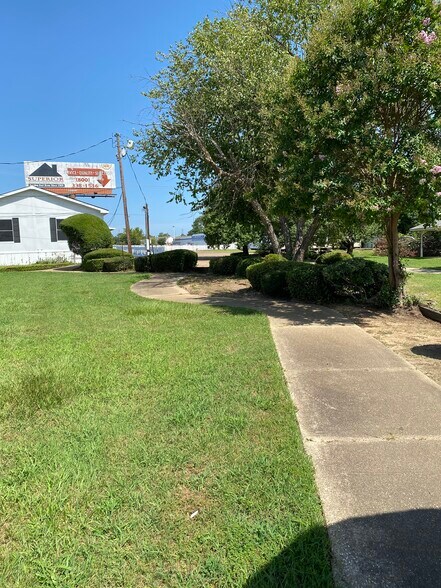 1225 W Marshall Ave, Longview, TX for sale - Building Photo - Image 1 of 1