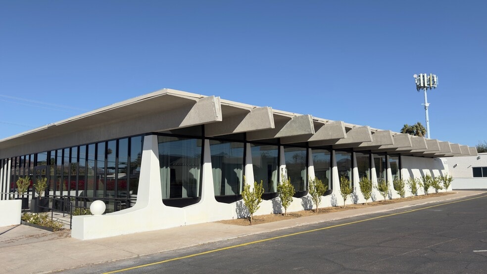 5628 E Thomas Rd, Phoenix, AZ for lease - Building Photo - Image 1 of 12