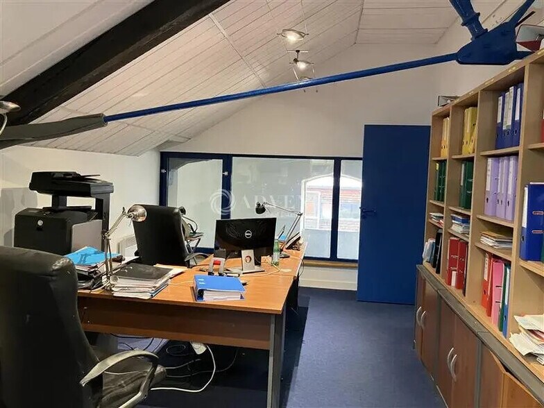 Office in Bourges for lease - Building Photo - Image 2 of 6