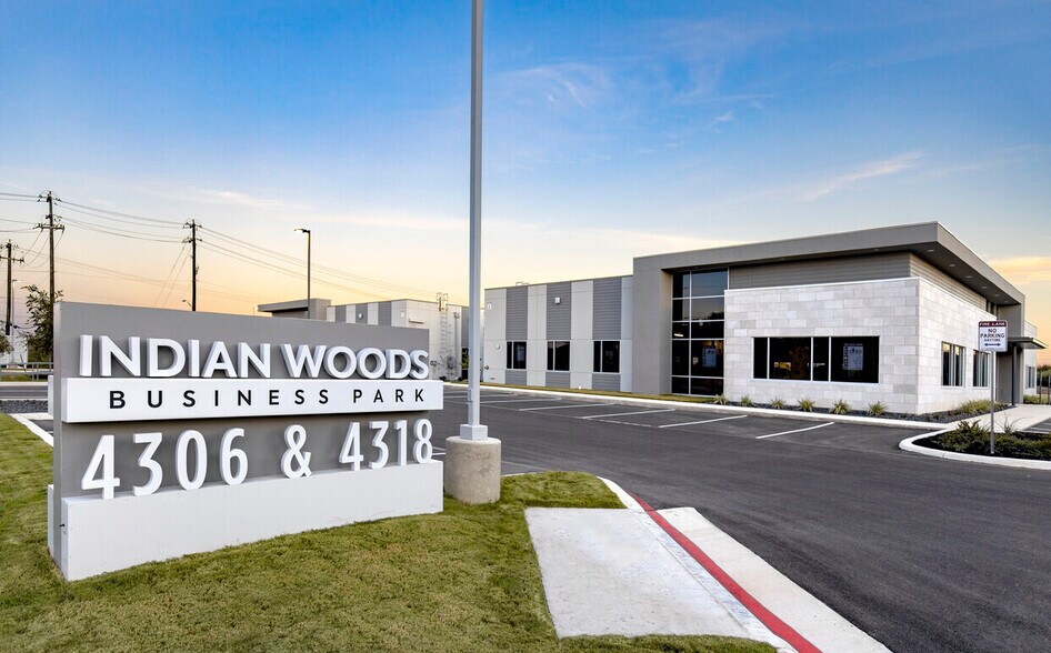 4318 De Zavala Rd, San Antonio, TX for sale - Building Photo - Image 1 of 1