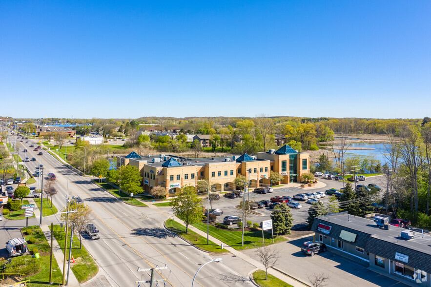 714-900 W Grand River Ave, Brighton, MI for lease - Aerial - Image 2 of 9