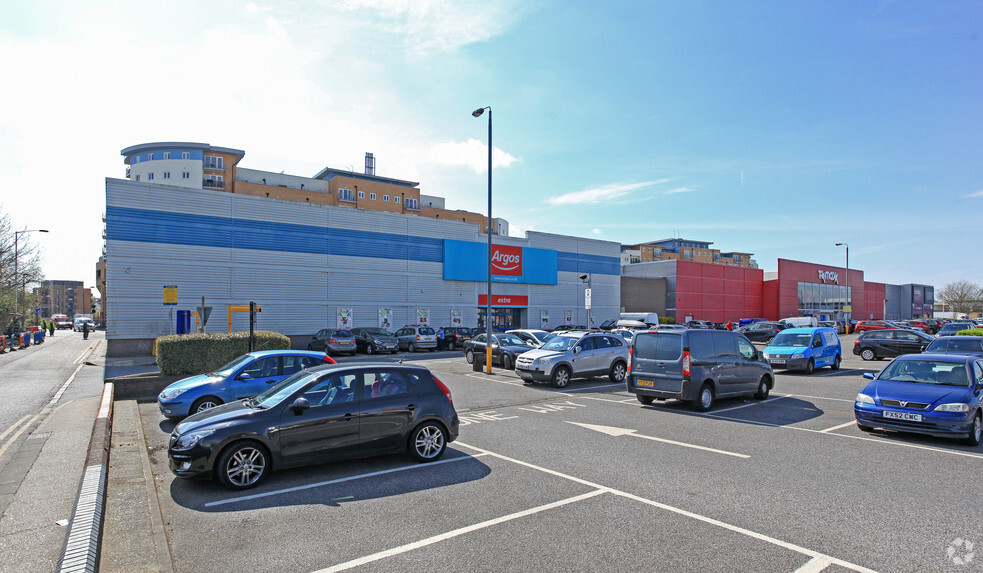 1-3 Drury Cres, Croydon for lease - Building Photo - Image 1 of 6