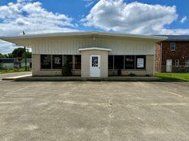 208 Solida Rd, South Point OH - Parking Garage