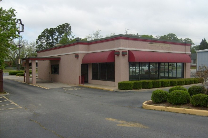 106 S Main St, Wrens, GA 30833