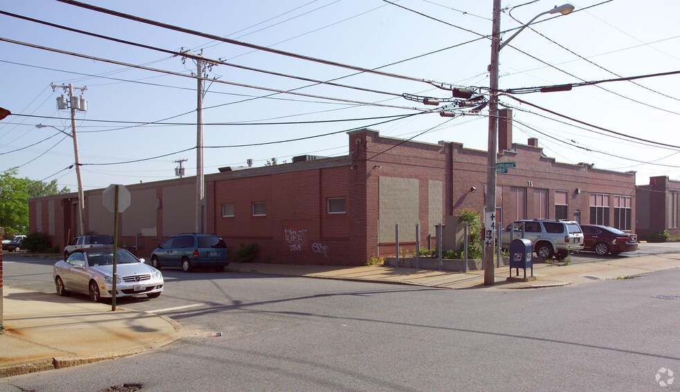 75 Baker St, Providence, RI for lease - Building Photo - Image 2 of 5