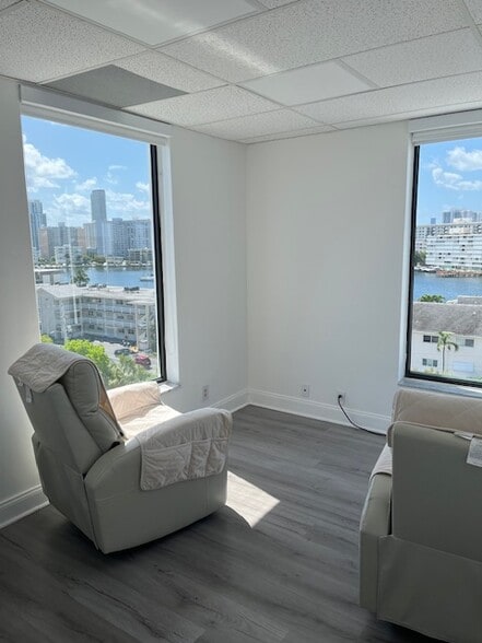1920 E Hallandale Beach Blvd, Hallandale Beach, FL for lease - Interior Photo - Image 1 of 26