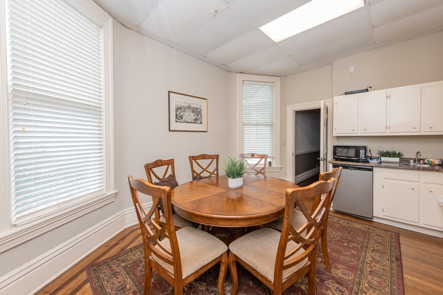 2607 Vineville Ave, Macon-Bibb, GA for lease - Interior Photo - Image 3 of 10