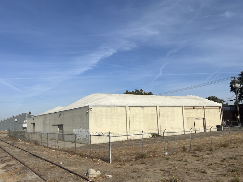 576 S Center St, Turlock, CA for sale - Building Photo - Image 2 of 9