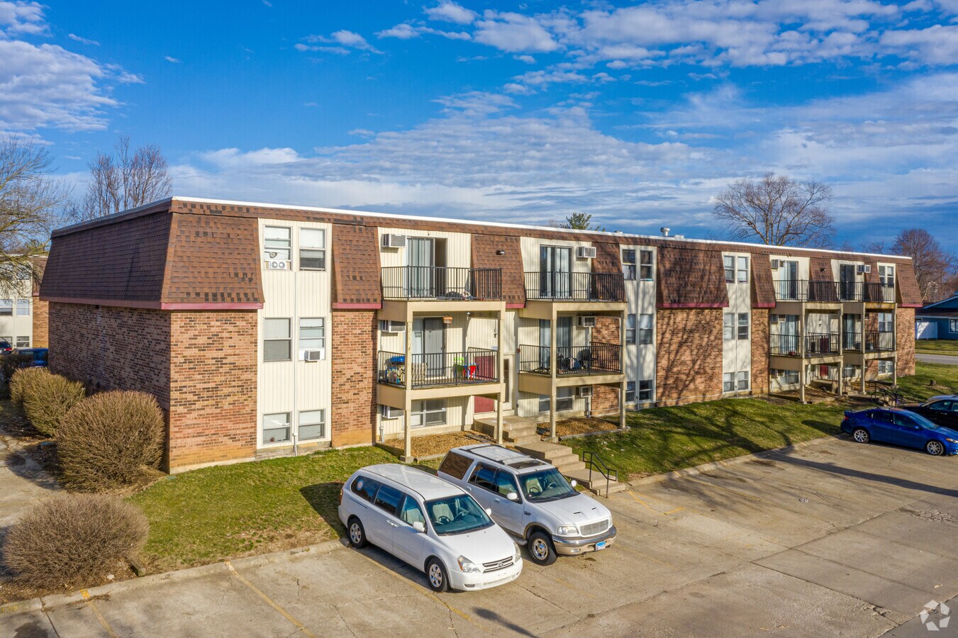 1833 Seven Pines Rd, Springfield, IL 62704