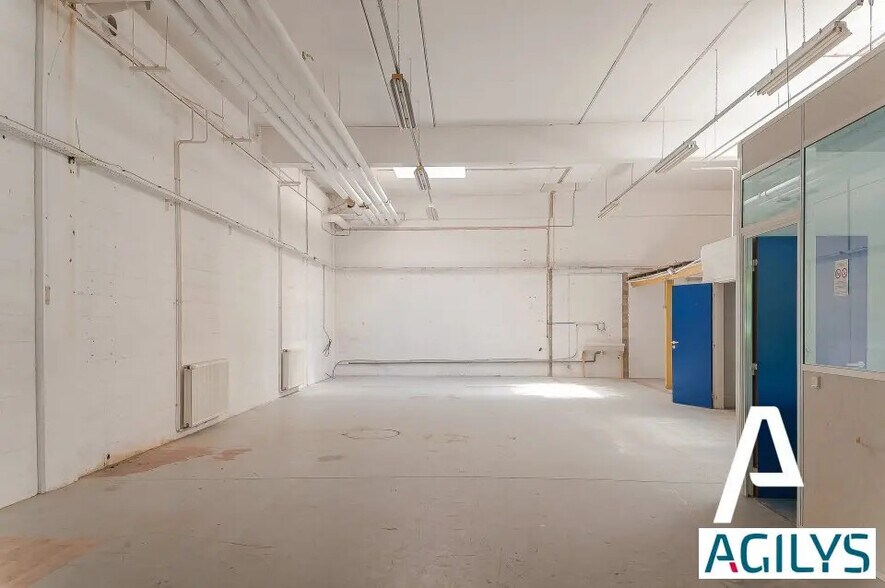 Flex in  for lease - Building Photo - Image 2 of 7