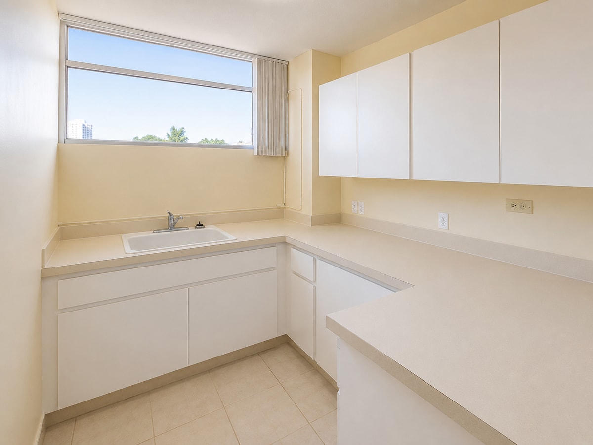 1201 S Highland Ave, Clearwater, FL 33756 - Unit 6 - - Interior Photo - Image 2 of 5