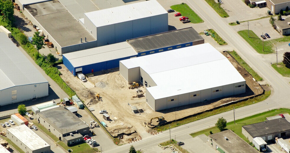 65 Welham Rd, Barrie, ON for lease - Primary Photo - Image 1 of 2