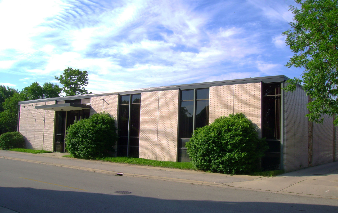 726 Pine St, Green Bay, WI 54301 - Office for Sale | LoopNet