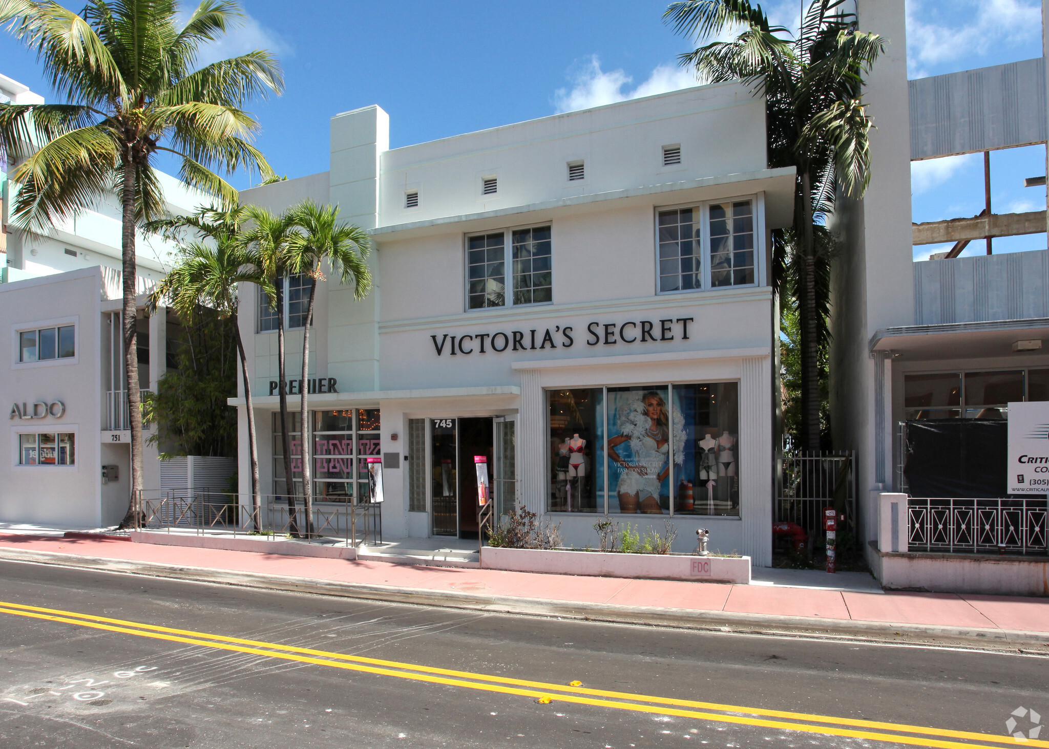 745 Collins Ave, Miami Beach, FL for lease Building Photo- Image 1 of 2