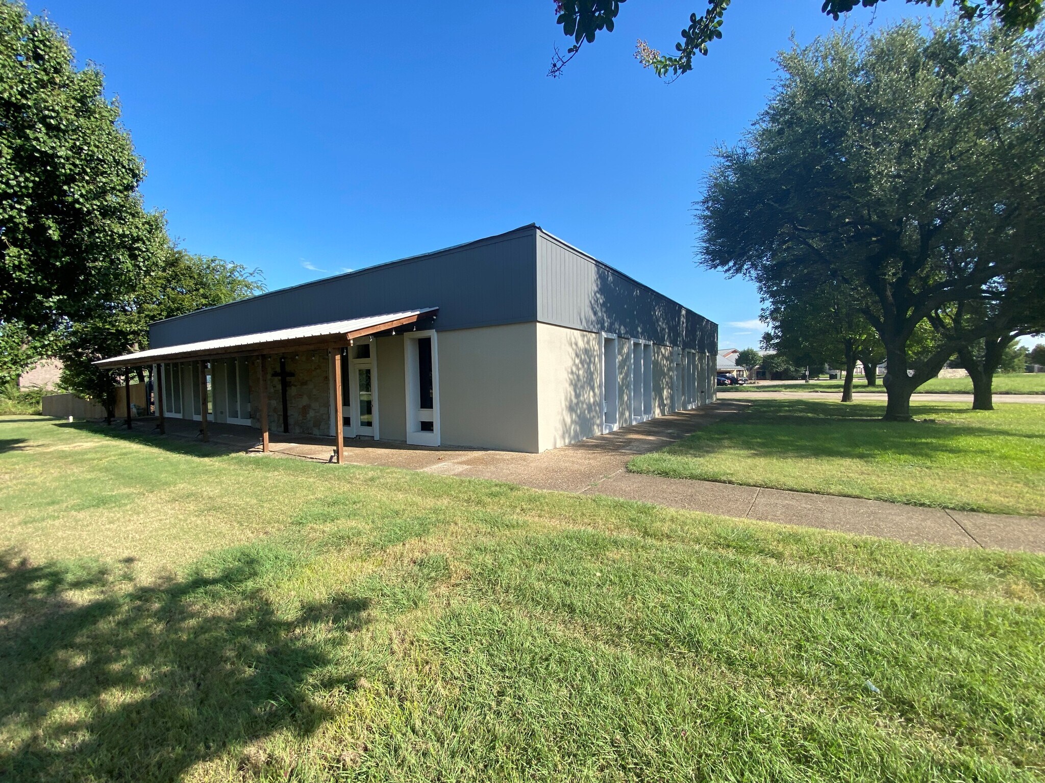 1038 E Wintergreen Rd, Cedar Hill, TX for sale Building Photo- Image 1 of 1