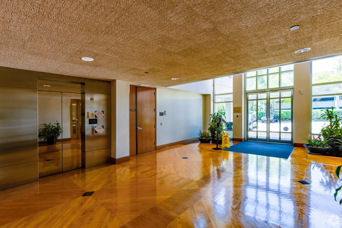 4343 Anchor Plaza Pky, Tampa, FL 33634