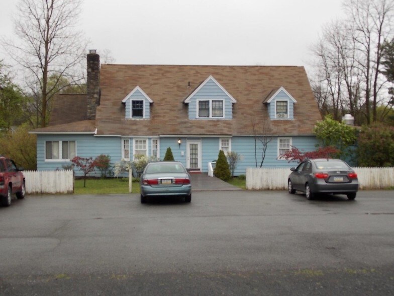 127 Monomonock Rd, Cresco, PA for sale - Building Photo - Image 1 of 1