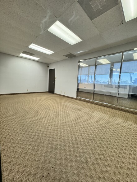 30 W Valley Blvd, Alhambra, CA for lease - Interior Photo - Image 3 of 15