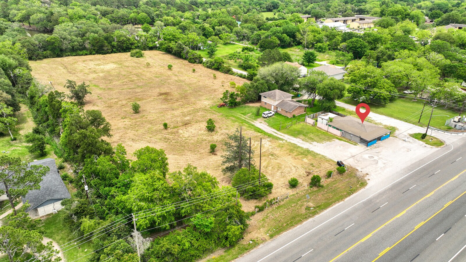 7202 Highway 6, Hitchcock, TX 77563