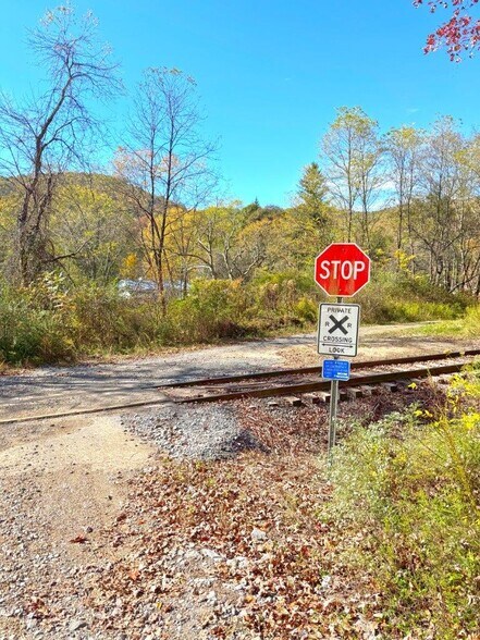 0 Sewell Creek Rd, Meadow Bridge, WV for sale - Building Photo - Image 2 of 34