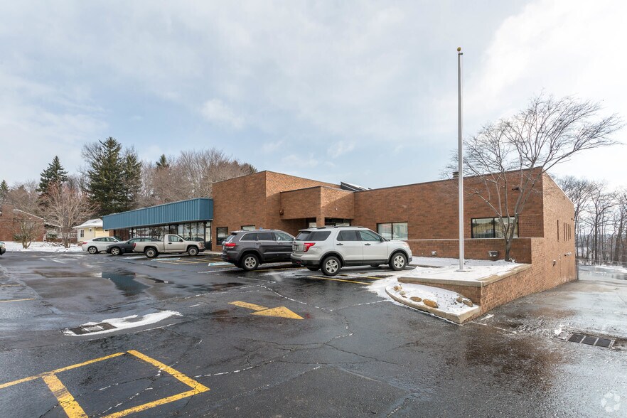 1655 Brittain Rd, Akron, OH for sale - Primary Photo - Image 1 of 1