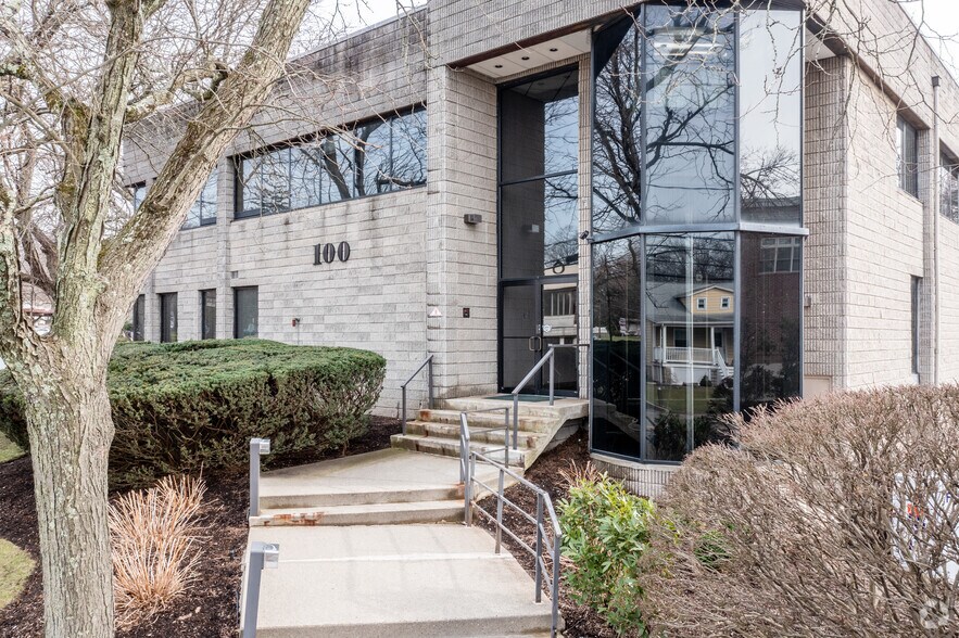 100 Union Ave, Cresskill, NJ 07626 Cress Plaza South