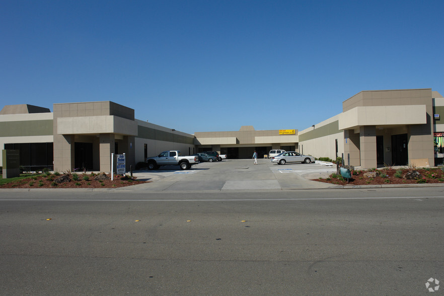 41509-41545 Albrae St, Fremont, CA for lease - Building Photo - Image 2 of 13