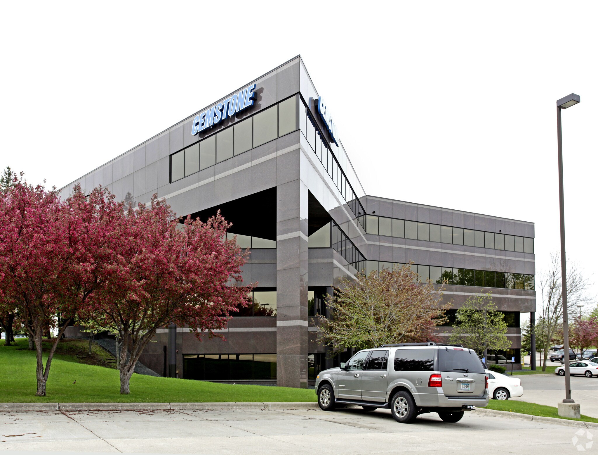 2025 Centre Point Blvd, Mendota Heights, MN for sale Primary Photo- Image 1 of 1