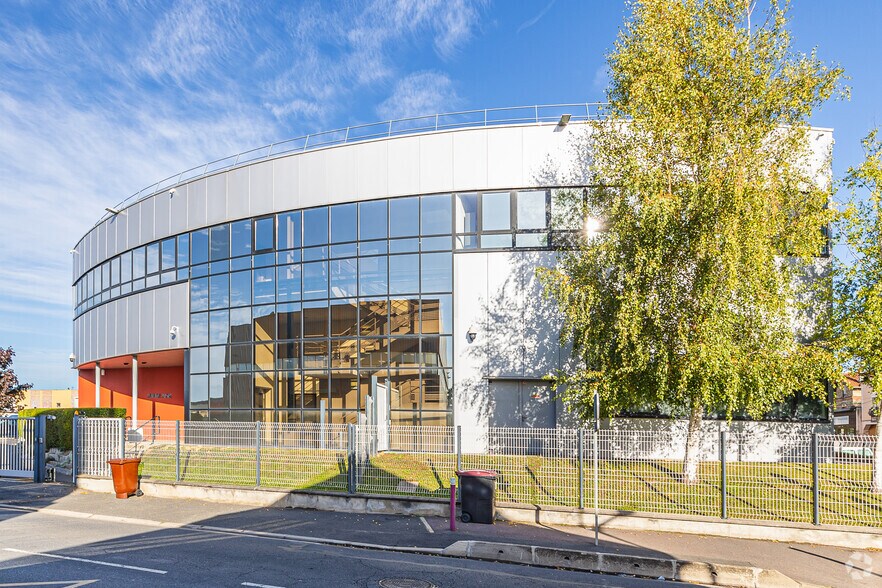 124 Rue Salvador Allendé, Bezons for lease - Building Photo - Image 2 of 3