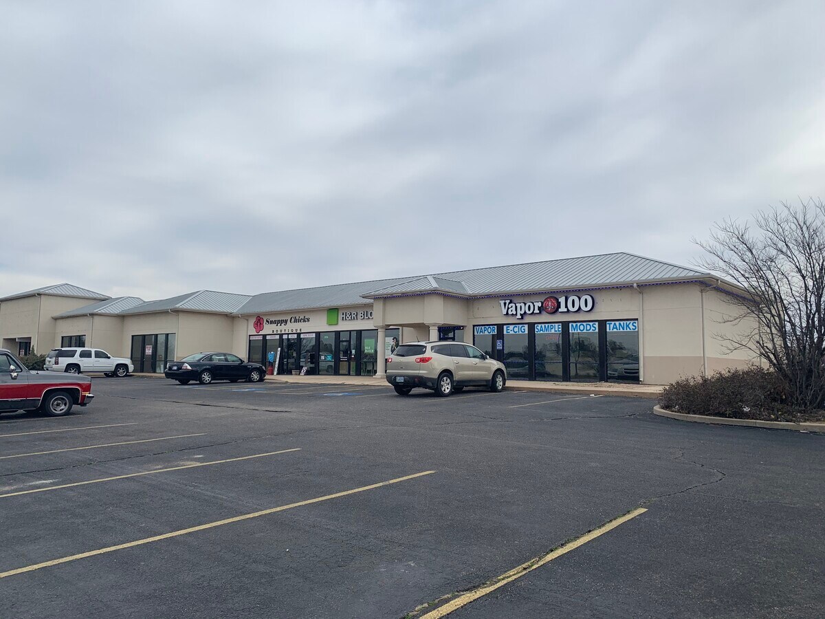 1900 Johnson Dr, Derby, KS 67037