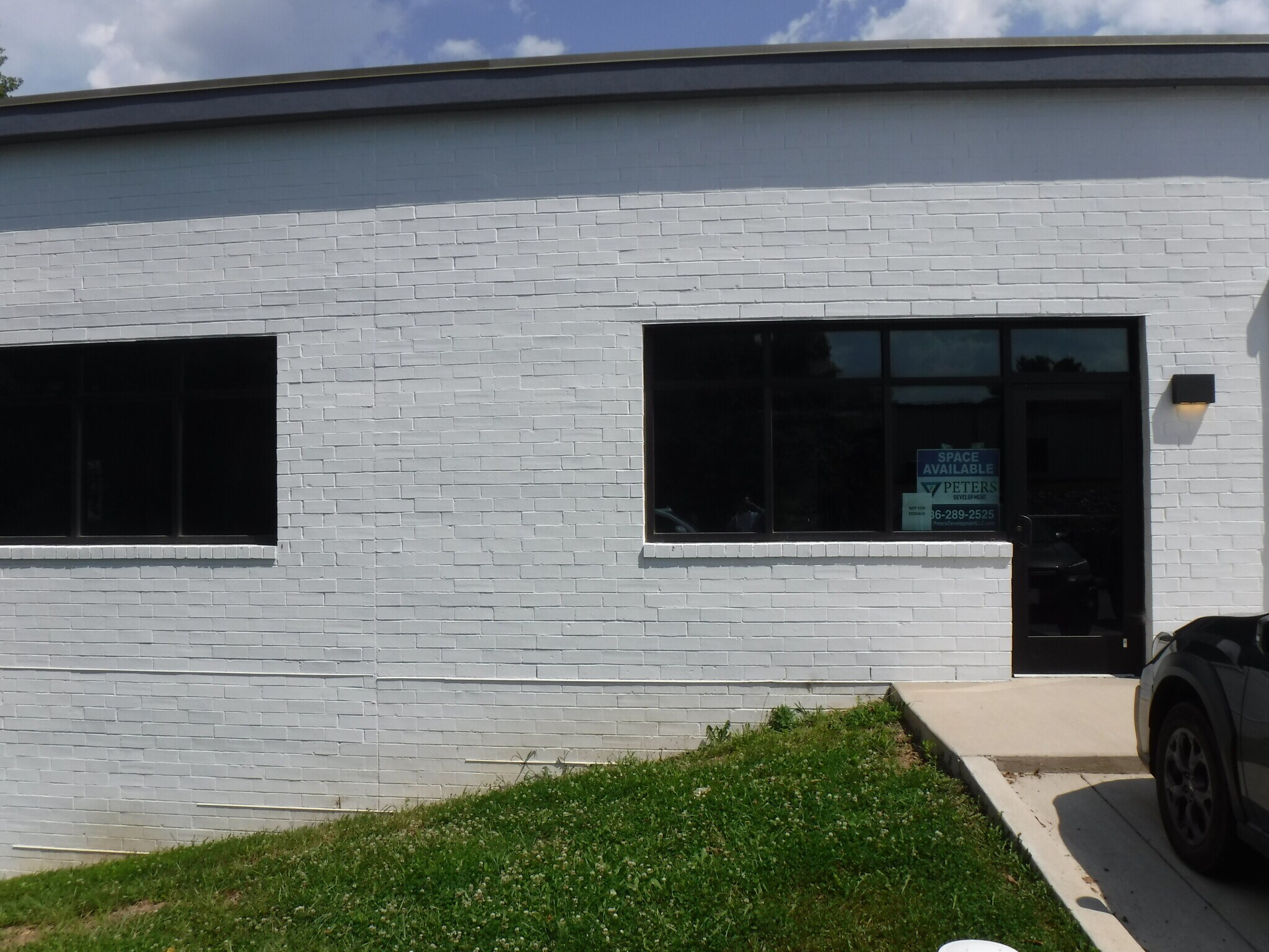 1908 Caudle Dr, Mount Airy, NC for lease Building Photo- Image 1 of 3