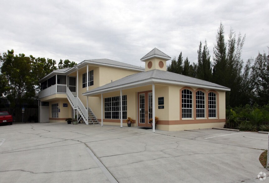 12016 Matlacha Blvd, Matlacha Isles, FL for sale - Primary Photo - Image 1 of 1