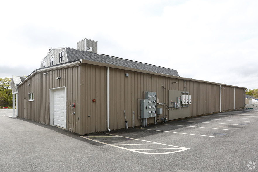 802 Macarthur Blvd, Pocasset, MA for lease - Building Photo - Image 3 of 5