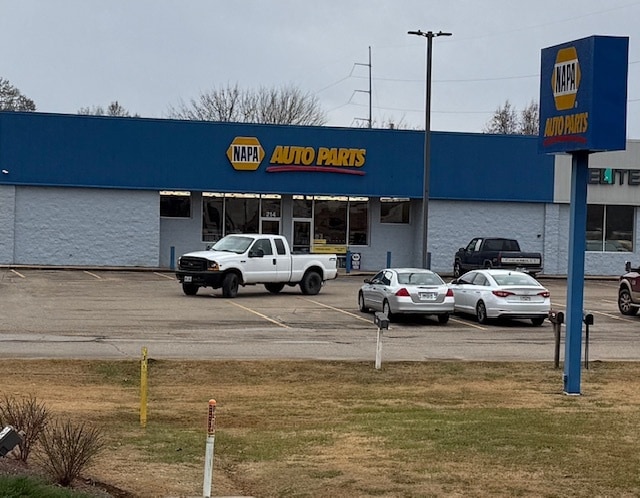 214 W Bankhead St, New Albany, MS for sale - Building Photo - Image 2 of 5