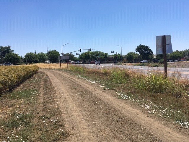 17550 County Rd 98, Woodland, CA for sale - Primary Photo - Image 1 of 1