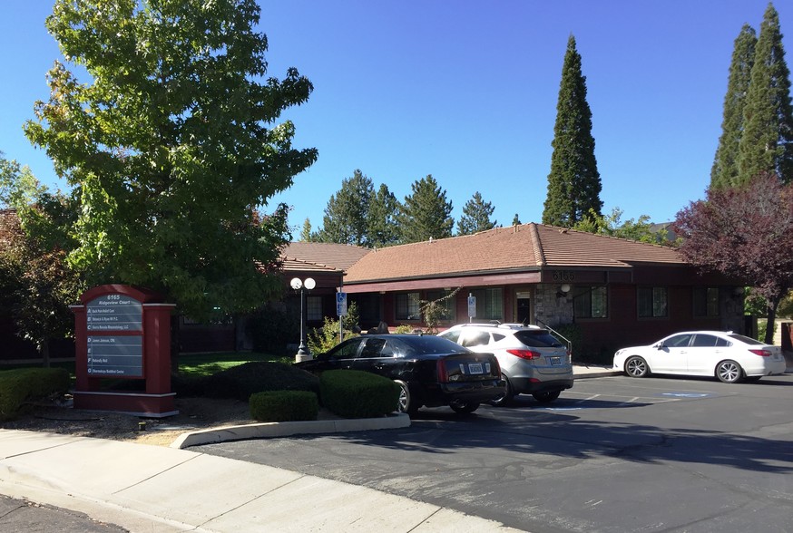 6165 Ridgeview Ct, Reno, NV for lease - Primary Photo - Image 1 of 49