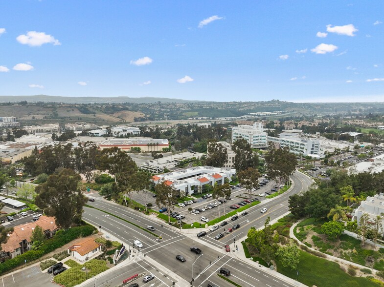 27871 Medical Center Rd, Mission Viejo, CA for lease - Building Photo - Image 1 of 7