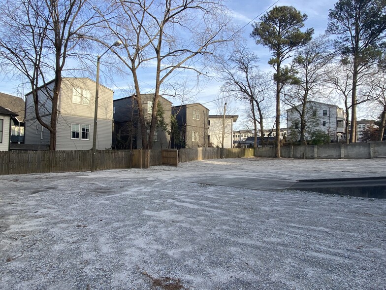 1913 NE Piedmont Rd, Atlanta, GA for lease - Building Photo - Image 3 of 9